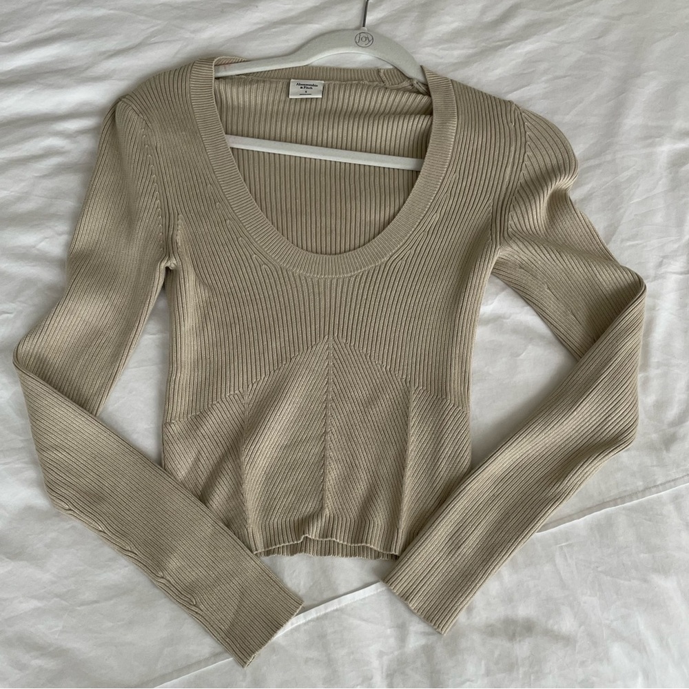 Abercrombie & Fitch Tan Ribbed Sweater